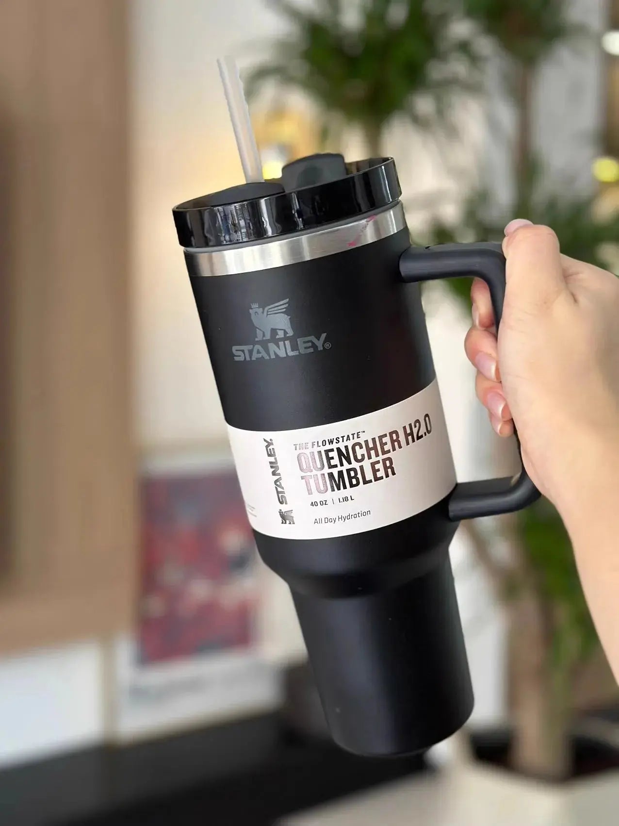 STANLEY Quencher 2.0: Der Edelstahl Vakuumisolierbecher, der Nachhaltigkeit und Trend vereint STANLEY Quencher 2.0: Der Edelstahl Vakuumisolierbecher, der Nachhaltigkeit und Trend vereint
